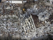 Турският парламент одобри извънредното положение в засегнатите от земетресението провинции