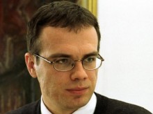 Руслан Стефанов: Решението на парламента за предоговаряне на ПВУ е недалновидно и безотговорно