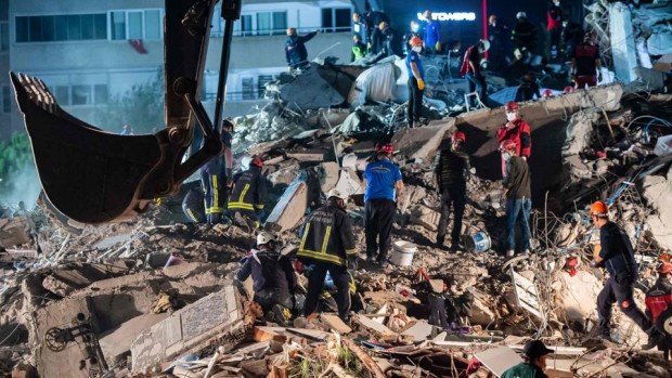 Нидерландия ще изпрати транспортни самолети в Турция за пострадалите от земетресението