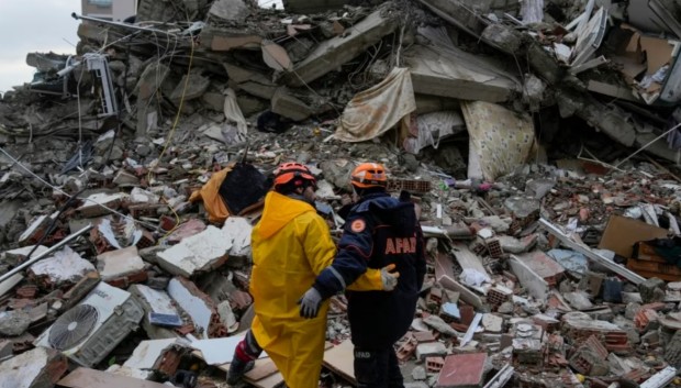 Повече от 20 000 души са загинали при земетресението в