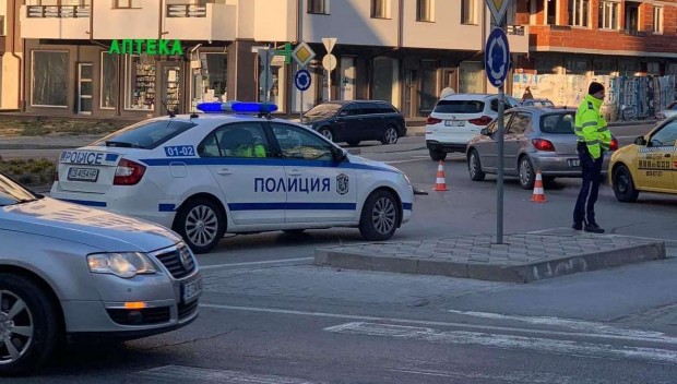 Пешеходка е откарана в болница след катастрофа в Благоевград 