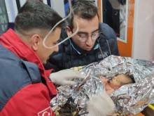 Спасиха 10-дневно бебе от рухнала от земетресението в Турция сграда