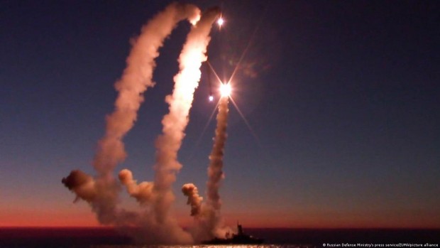 Киев обяви, че две ракети са минали през Румъния, Букурещ отрича