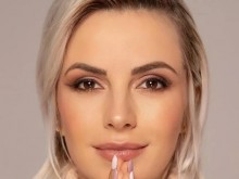 Талантлива българска певица празнува рожден ден днес