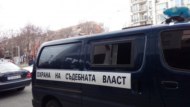 </TD
>Пловдивският районен съд определи мярка за неотклонение домашен арест за