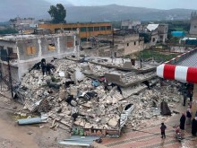 12 души са задържани за некачествен строеж на срутените сгради в Турция