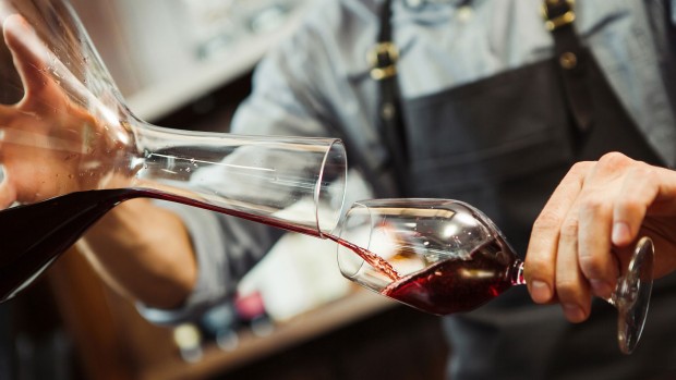 Изправена пред нарастващи проблеми с продажбите на вино Франция изтегля
