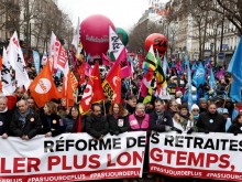 Близо милион французи се включиха в протестите срещу пенсионната реформа