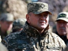 Валери Залужни: Украйна държи отбраната в Донбас