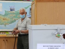 Избирателната активност в Кипър достигна до 55%