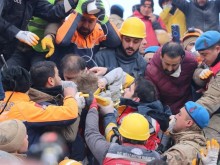 В Турция спасиха четиригодишно момиче след 178 часа под развалините