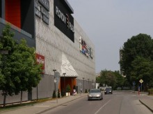 Шофьор и пешеходец се биха пред мол в Пловдив