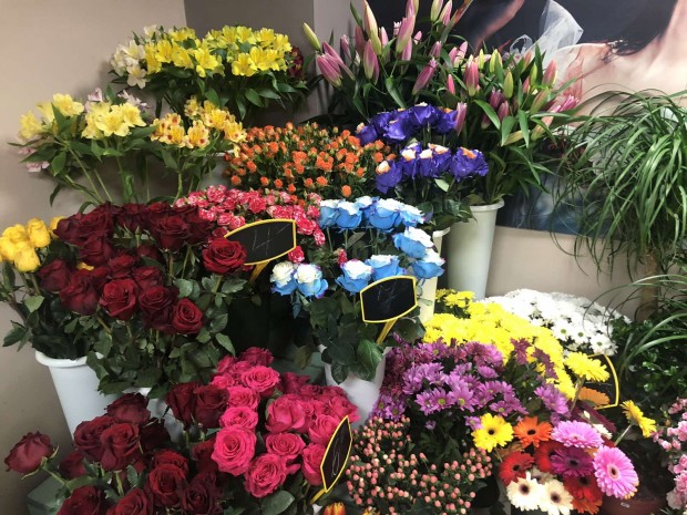 </TD
>Ръст в цените на цветята в Благоевград, отчитат търговците около
