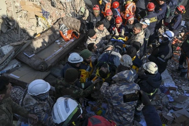 Девет дни след земетресенията: В Турция спасиха още трима души