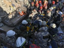 Девет дни след земетресенията: В Турция спасиха още трима души