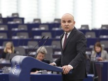 Кючюк: Апелирам ЕС да окаже пълна подкрепа на бедстващите от опустошителните земетресения