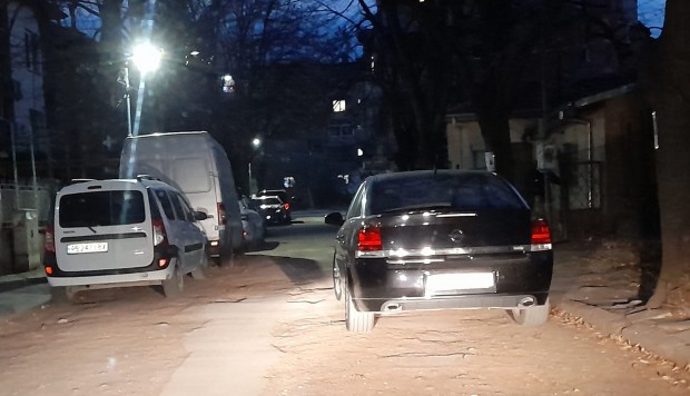 Кой е в нарушение тук? Оставяме вие да прецените
