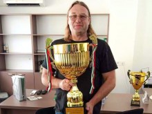 Собственикът на наш елитен клуб се оттегли, подарява акциите си на общината