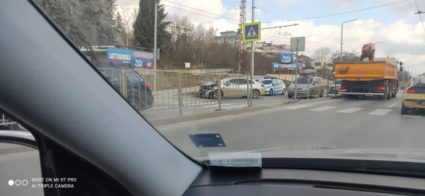 Катастрофа е станала на бул Трети март във Варна съобщиха