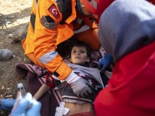 Жена с двете й деца излязоха живи от руините в Турция 228 часа след земетресението
