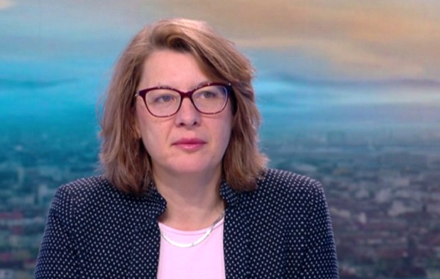 Весела Чернева: Сътресенията в отношенията между България и РСМ са в интерес на Русия