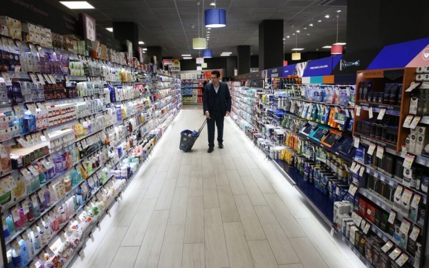 Гръцките власти глобиха пет вериги супермаркети за "печалбарство"