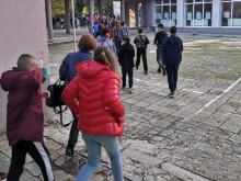 Учебна евакуация на училище при земетресение