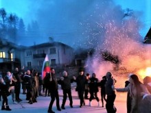 Дефиле в любимо пловдивско село показва най-страшните маски