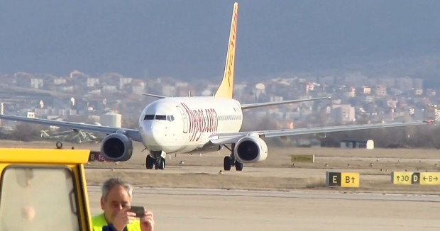 TD Преди броени минути на летище Пловдив официални лица посрещнаха