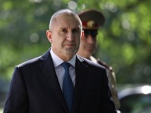 Президентът Радев: Апостолът ни сочи кривиците и смущава нашето безразличие