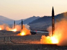 Военните на Северна Корея изстреляха ракети от РСЗО със "свръхголям калибър"