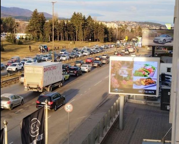 Огромно задръстване на Околовръстното в София след катастрофа