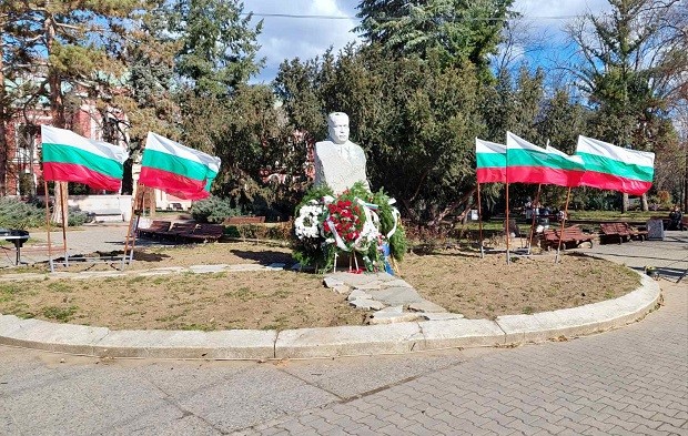 Поклон пред спасителя на българските евреи