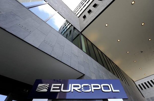 Трима служители на Европол са командировани в България за разследване