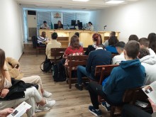 Eдинадесетокласници от Трета ПМГ посетиха Районен съд - Варна
