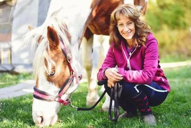 Ваня Тодорова: Всяко едно споделяне е важно за спасяването на конна база 