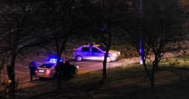 </TD
>Мъртвопиян шофьор бе заловен вчера в Пловдив. Около 18.10 ч.