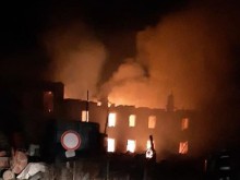Огнената стихия край Хисаря не спира да вилнее, обхвана пет села