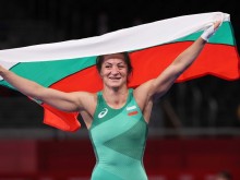 Олимпийската медалистка Евелина Николова се завръща на тепиха