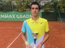 Адрияно Дженев стартира с победа в силен турнир в Парагвай