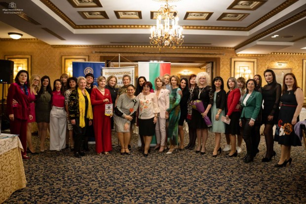 TD Дамите от Инър Уийл Клуб Бургас осъществиха традиционната ежегодна Благотворителна