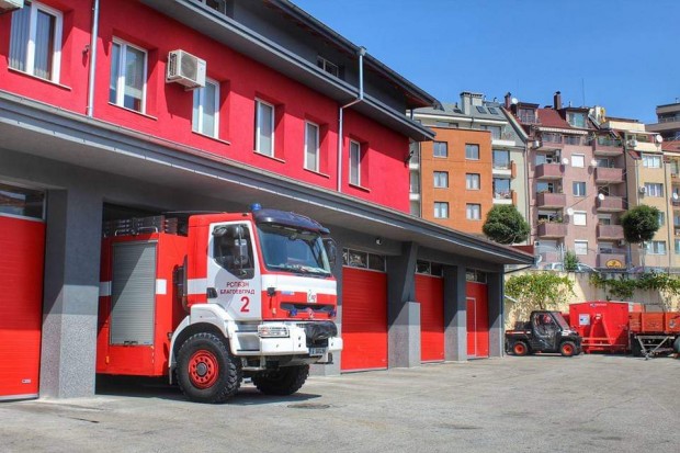 Евакуираха гостите на благоевградски хотел заради пожар