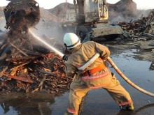 Три екипа гасиха пожар на Околовръстното на Пловдив