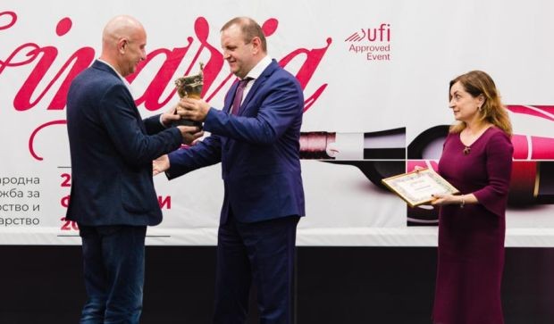 Заместник министър Джиков връчи Златен ритон в Международния конкурс за вина