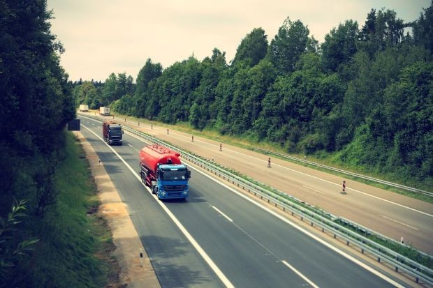 Аварирал камион затруднява движението по пътя Гурково - Велико Търново през Прохода на Републиката