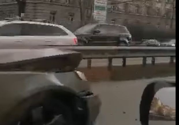 Катастрофа блокира движението по бул. "Цариградско шосе"