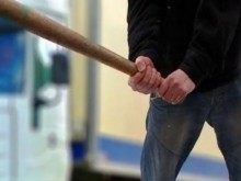 Задържани и пострадали при масов бой с тояги