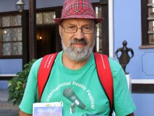 Поетът Георги Ганев с авторски рецитал - премиера