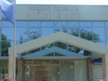 Награждават победителит в конкурс за рисунка на тема "Земята - наш общ дом"