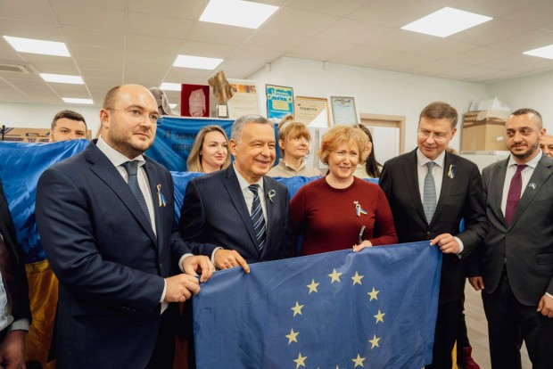 ������������� �� ���: �������� ������ � ����, ������� - � ����